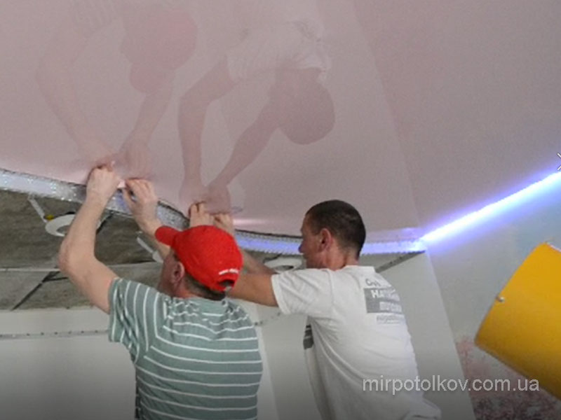монтаж натяжного потолка
