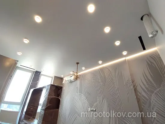 прямоугольные отверстия под вентиляцию