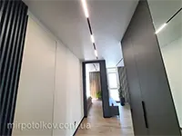 треки в подвесном потолке