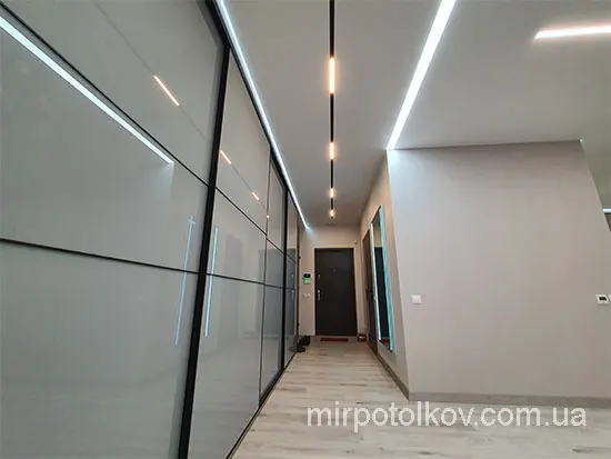 длинные светодиодные светильники в магнитном треке