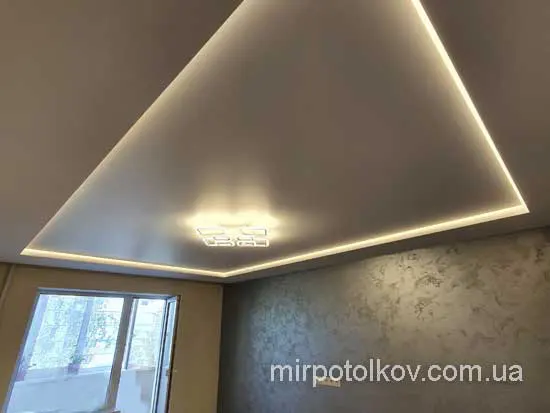 шикарный потолок для гостиной