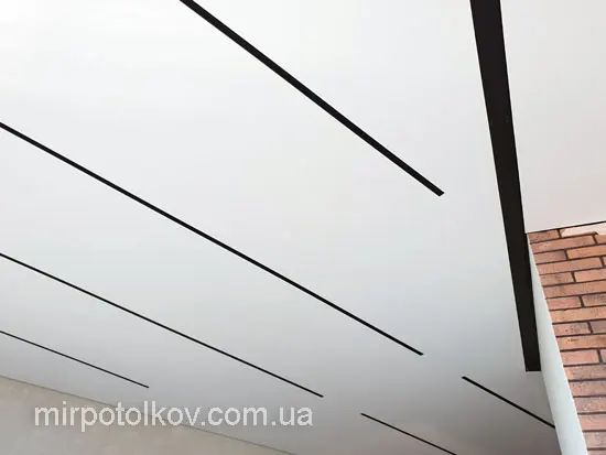 трековое освещение в комнате-студии